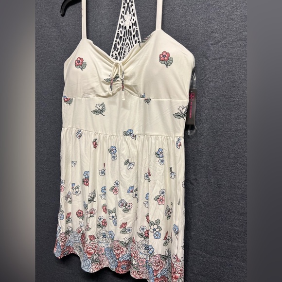 💥3/$15💥NWT - No Boundaries Juniors’ Empire Lace Back Dress - XL (15/16) - Picture 7 of 10